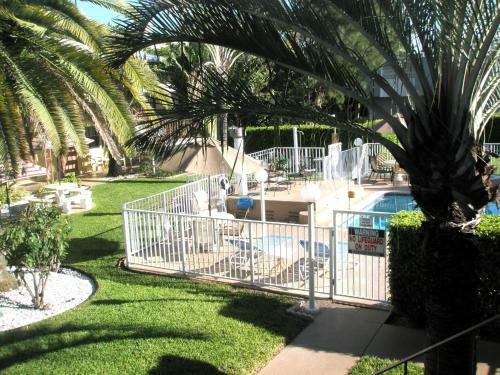 Motel Tropic Isle Beach Resort