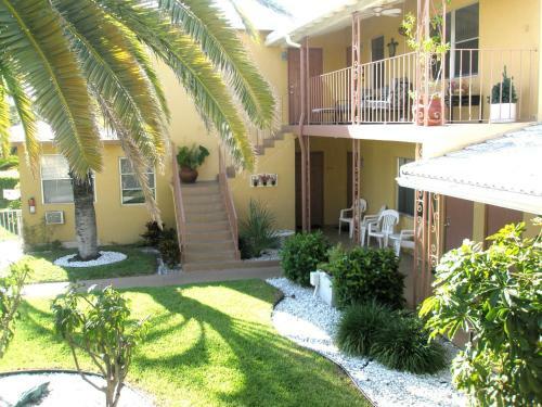 Motel Tropic Isle Beach Resort