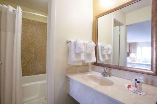 Hotel Days Inn Speedway