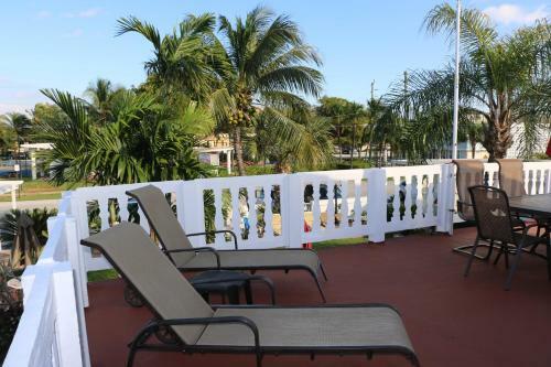 Motel Breakaway Inn Guest House