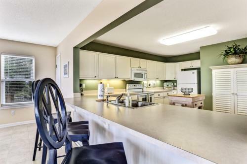 2922 South Fletcher