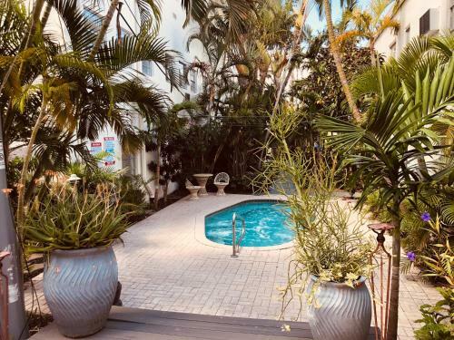 North Beach Hotel