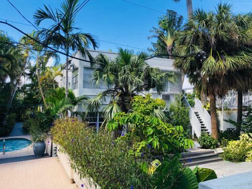 North Beach Hotel