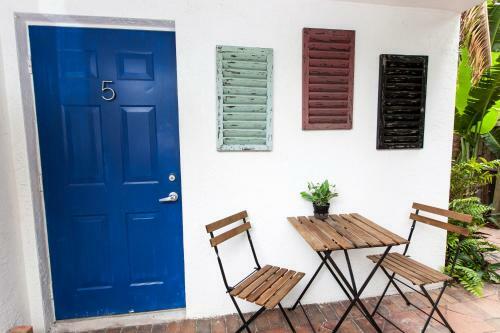 Hostal 15ftl Guesthouse