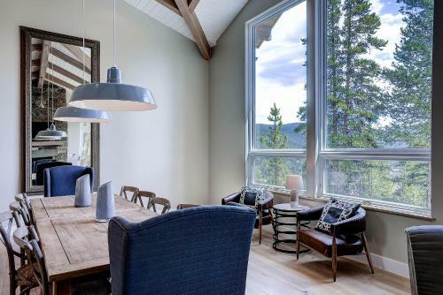 Sunrise Ski Haus