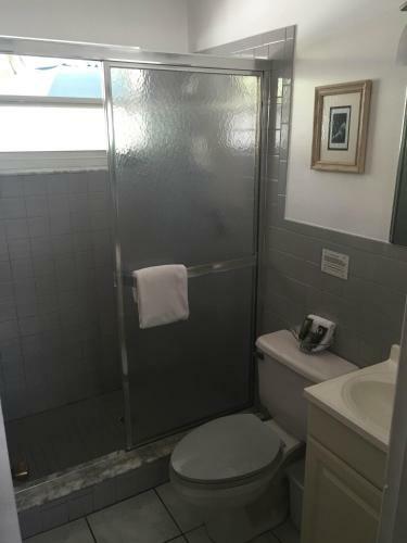 Hostal Coral Reef Guesthouse