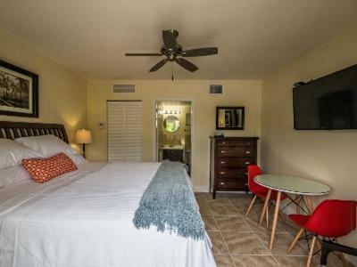 Bed & Breakfast Inn On The Drive