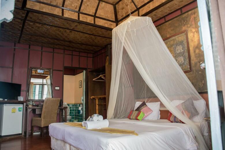Hotel Buri Gallery House And Resort