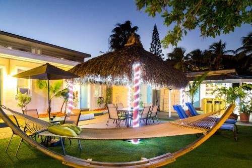 Seashell Motel And International Hostel