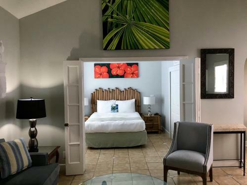 Posada Douglas House