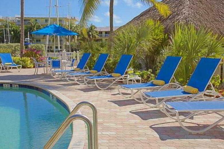 Hotel Courtyard By Marriott Key Largo
