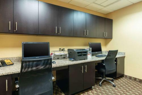 Hotel Comfort Suites Lake City