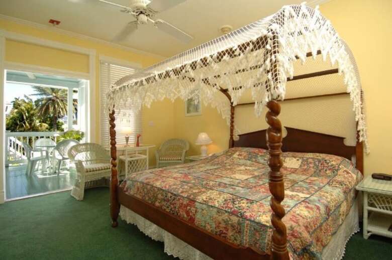 Bed & Breakfast Amsterdam's Curry Mansion Inn