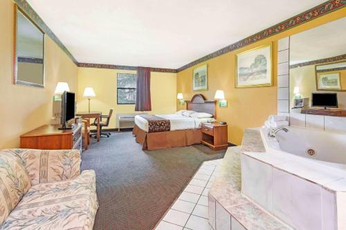 Motel Ramada Lake City