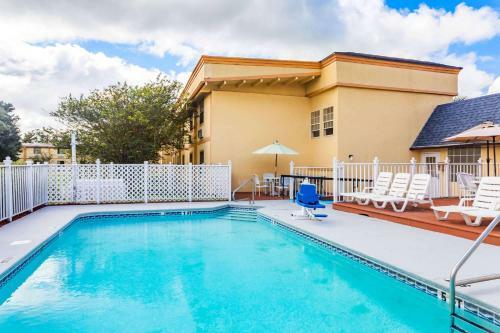 Motel Ramada Lake City