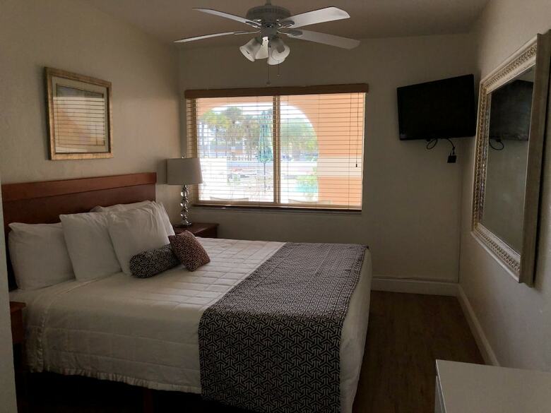 Hotel Coral Key Inn