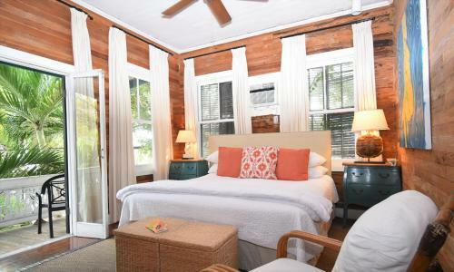 Posada Simonton Court