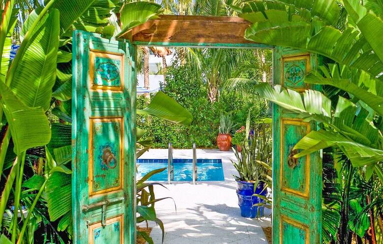 Parrot Key Hotel And Resort