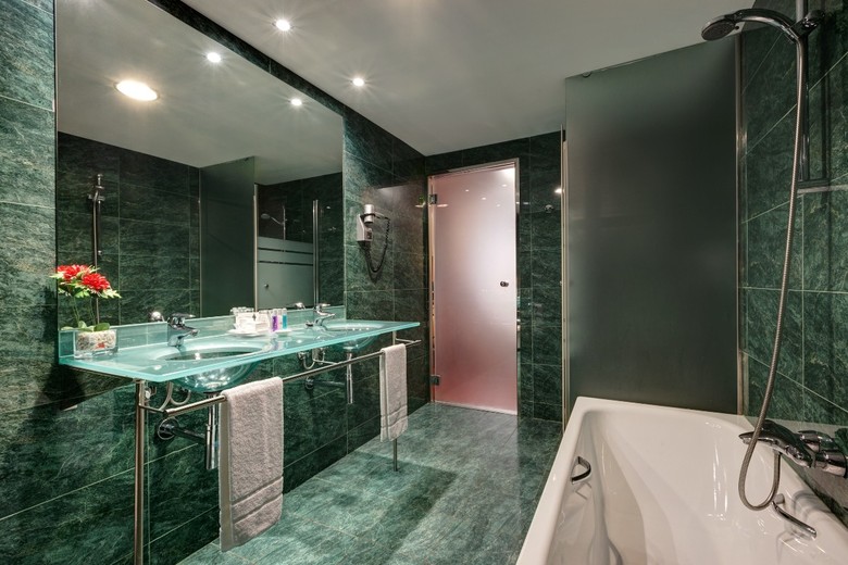 Hotel Acevi Villarroel