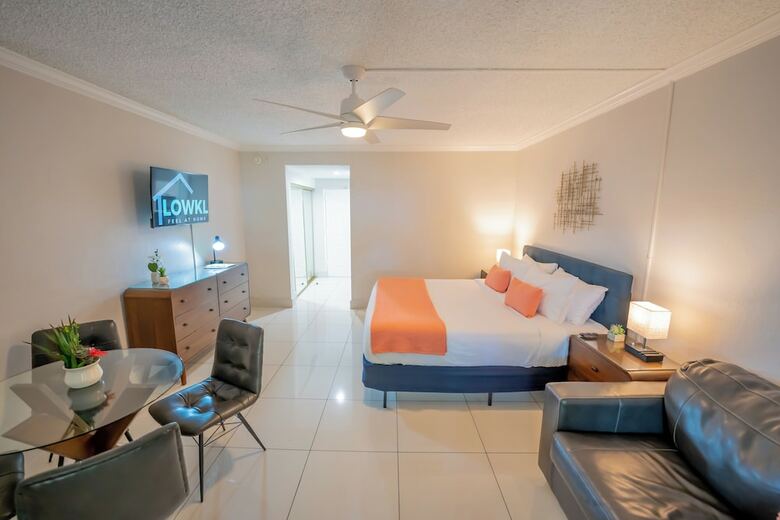 Boca Raton Plaza Hotel