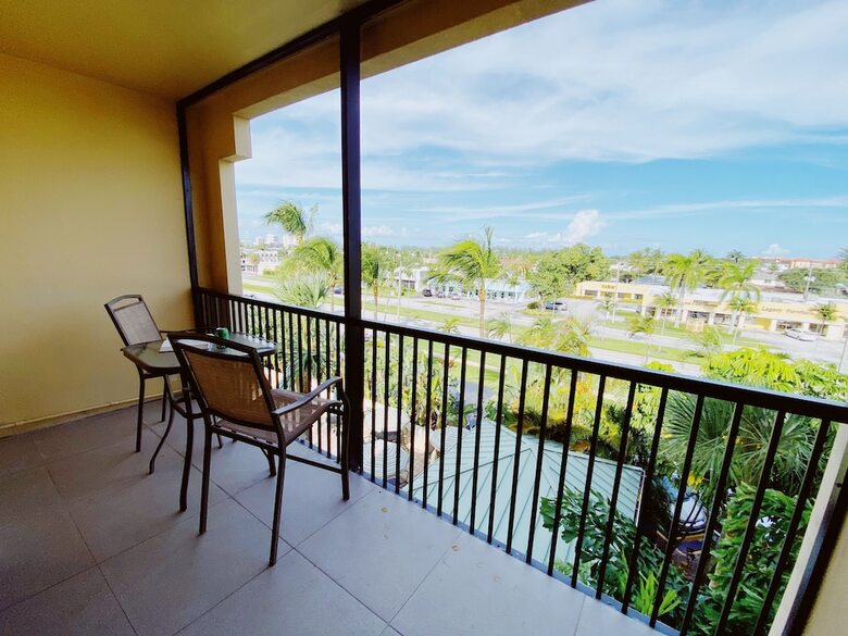 Boca Raton Plaza Hotel