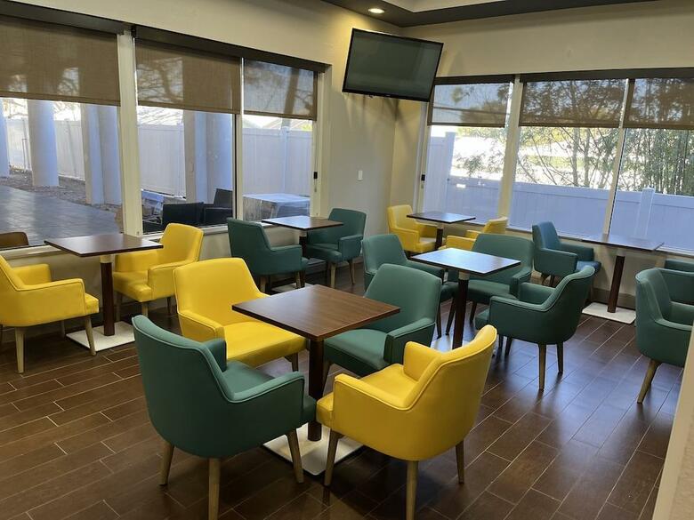 Hotel Comfort Suites