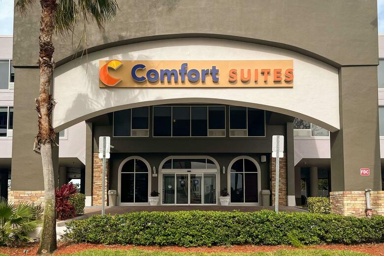 Hotel Comfort Suites