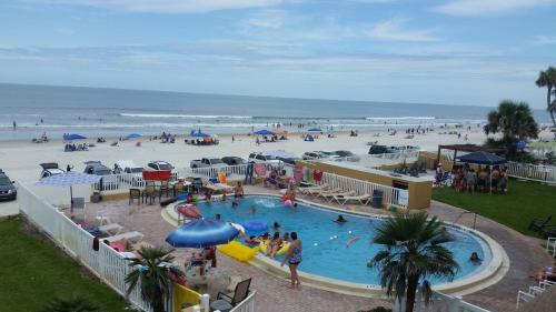 Driftwood Beach Motel