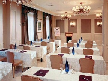 Royal Sonesta Hotel