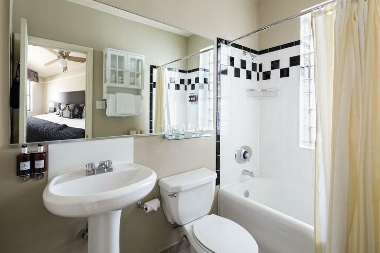 Willows Hotel