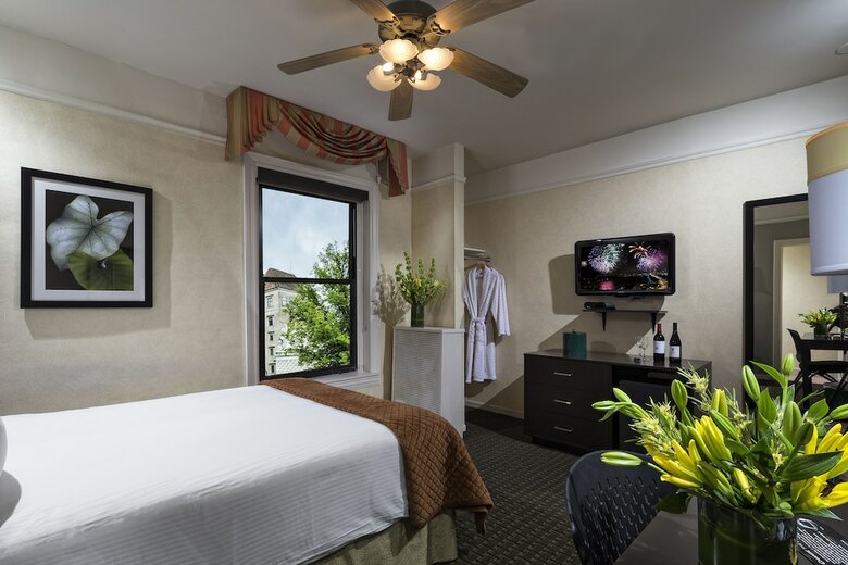 Willows Hotel