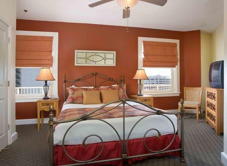 Hotel Wyndham Riverside Suites