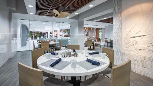 Hotel Holiday Inn Resort Panama City Beach