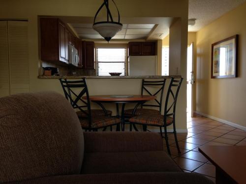 Hotel Surfsider Resort - A Timeshare Resort