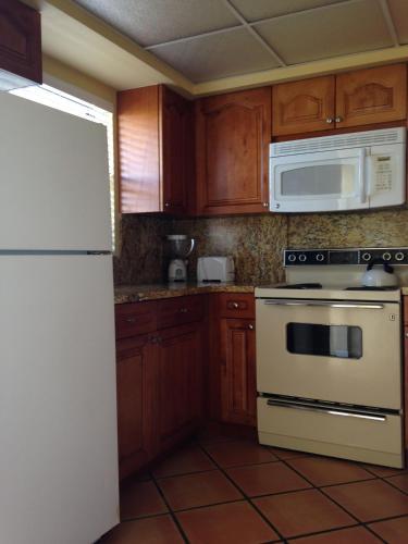 Hotel Surfsider Resort - A Timeshare Resort