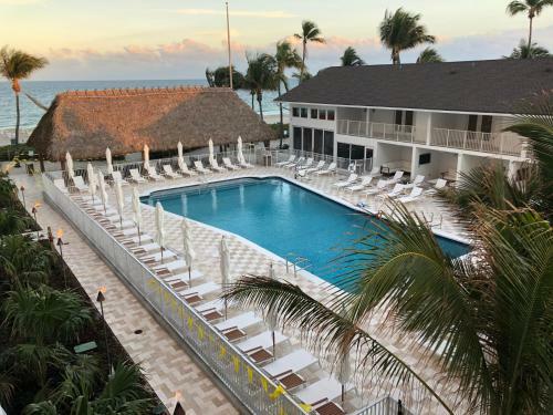 Hotel Beachcomber Resort & Villas
