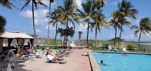 Apartamento Tsbs Ocean Front Resort Studios With Beach Access