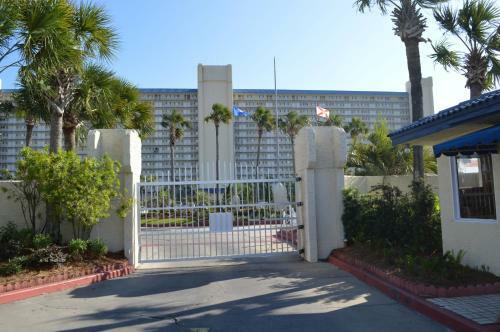 Hotel The Summit Condominiums