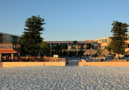 Hotel Dolphin Beach Resort