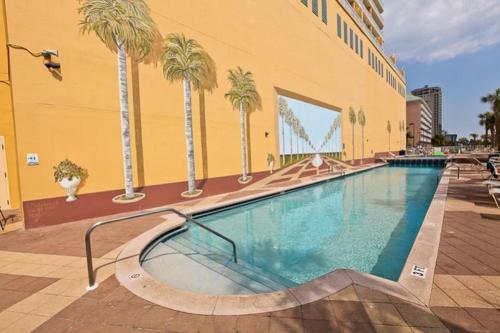 Hotel Sterling Reef Beach Resort