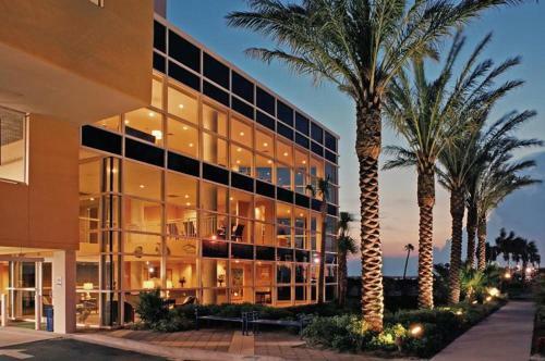 Hotel Sterling Reef Beach Resort