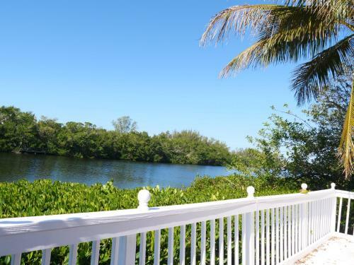 Hotel Siesta Key Bungalows