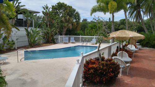 Hotel Siesta Key Bungalows