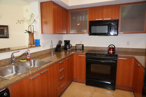 Apartamentos La Perla Condominium On The Beach