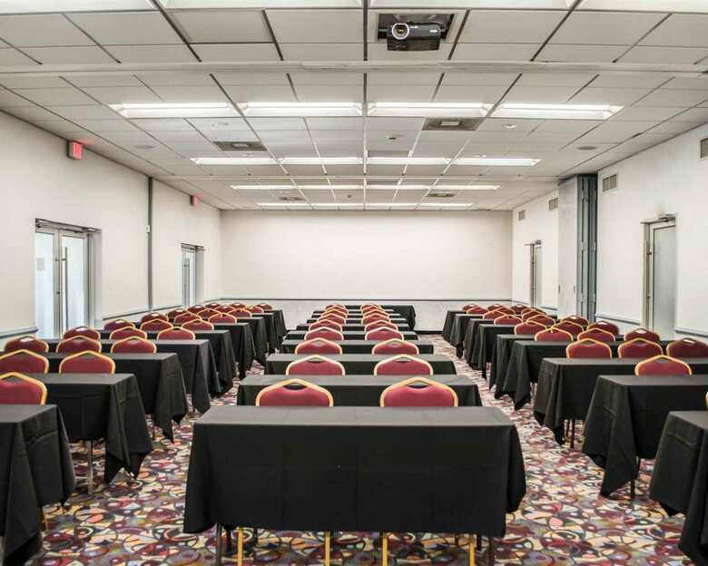 Hotel Clarion Inn Tampa - Brandon