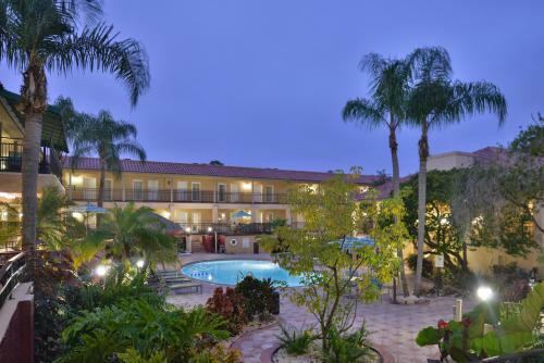Holiday Inn Hotel & Suites Tampa North