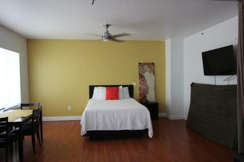 918 Ocean Drive Apartments