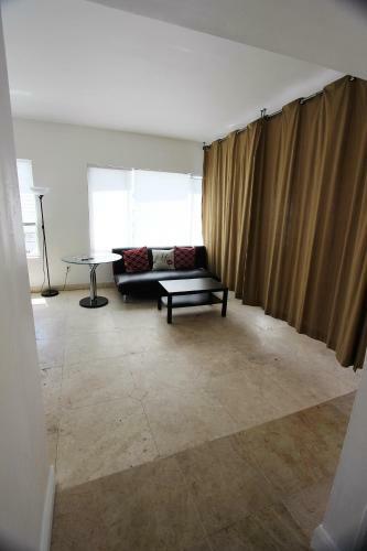 918 Ocean Drive Apartments