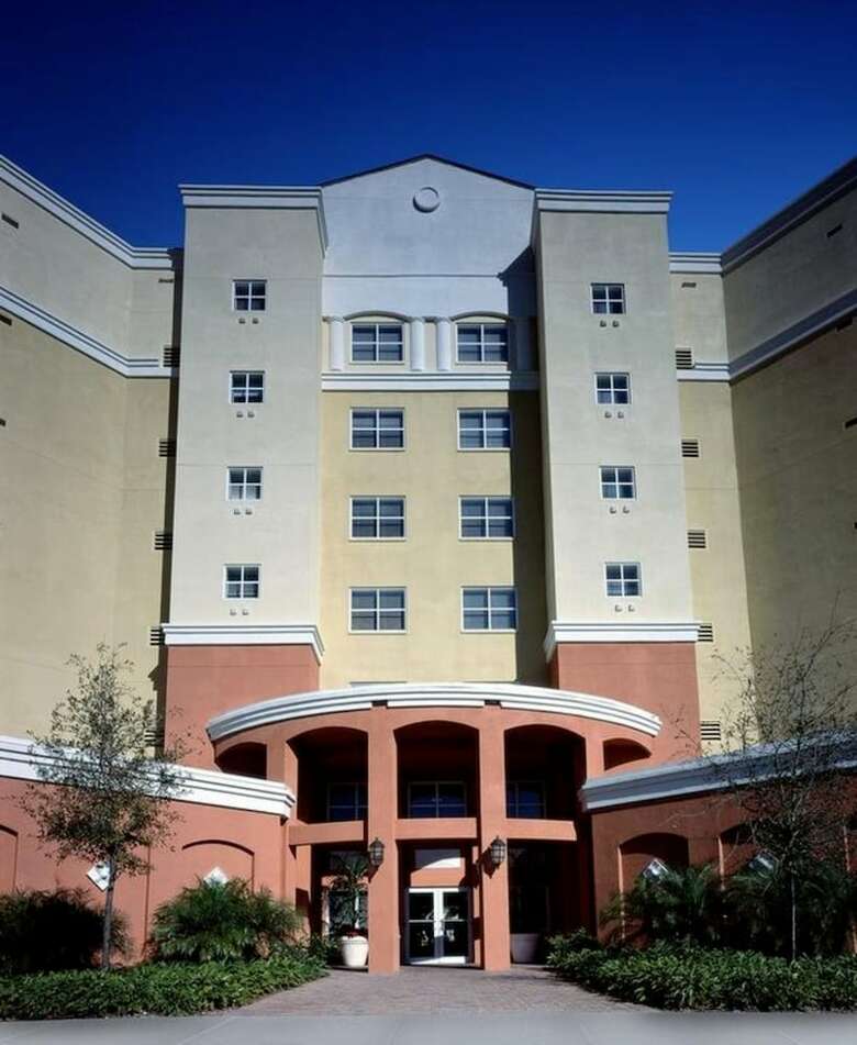 Hotel Vacation Village At Weston