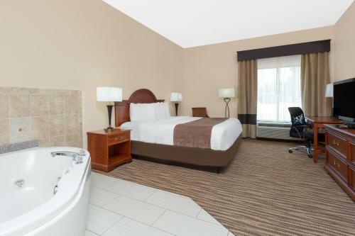 Hotel Baymont Augusta Riverwatch